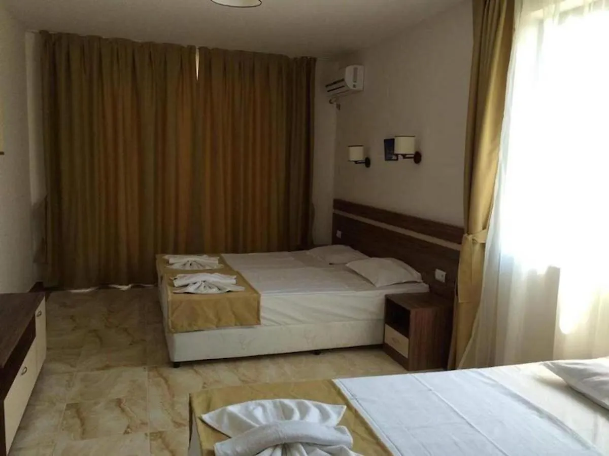 Flower Street Provides Accommodations With Free Wifi, Air Conditioning Солнечный берег